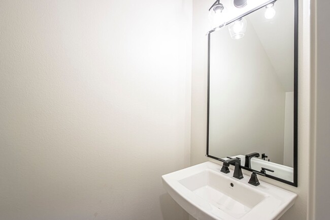 Building Photo - New Construction 4 bed 2 1/2 Bath, 2,310 s...