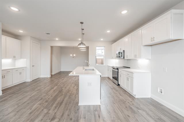 Building Photo - 9613 Thorncrown Ln