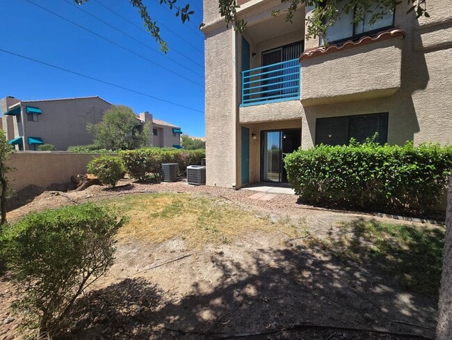 Building Photo - Charming 2-Bedroom Condo in Gated Communit...