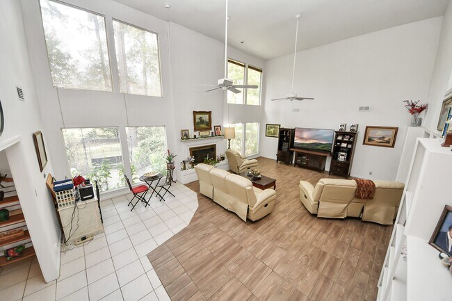 Building Photo - 17 Winged Foot Dr