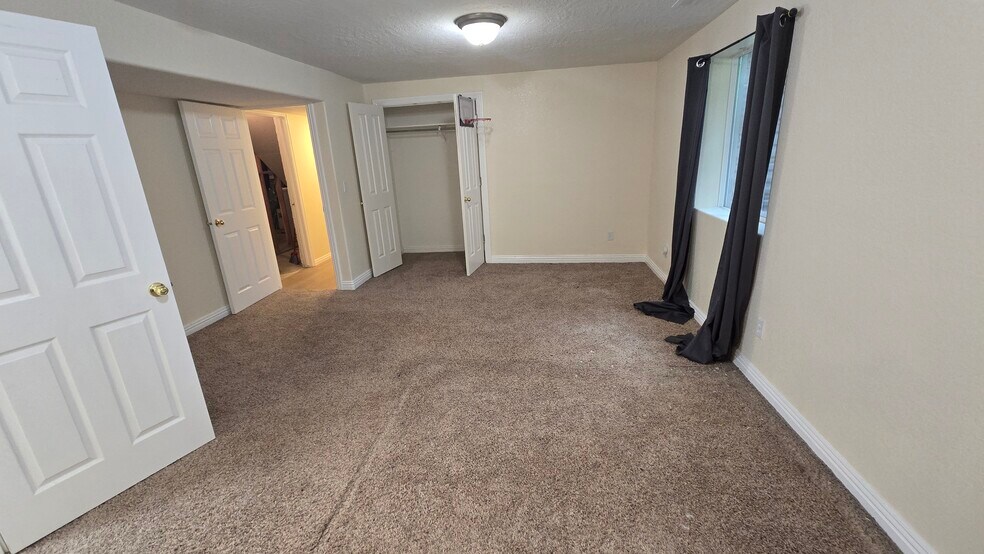Building Photo - 1117 E 200 S