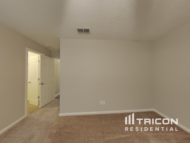 Building Photo - 1312 Sarahs Landing Dr