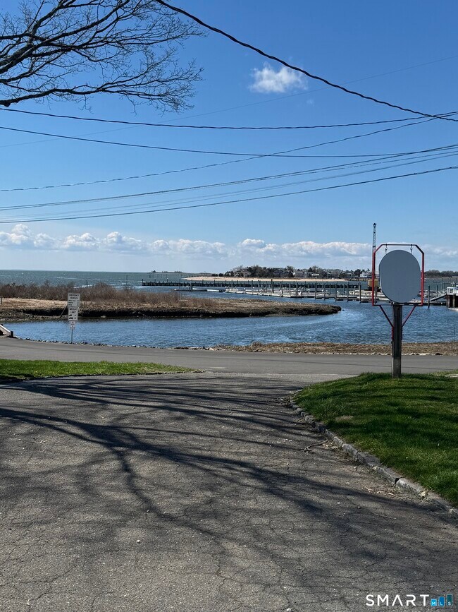 Building Photo - 84 Waterside Ln