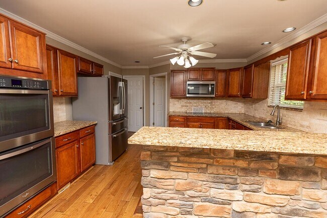Building Photo - 2059 Arbor Springs Blvd