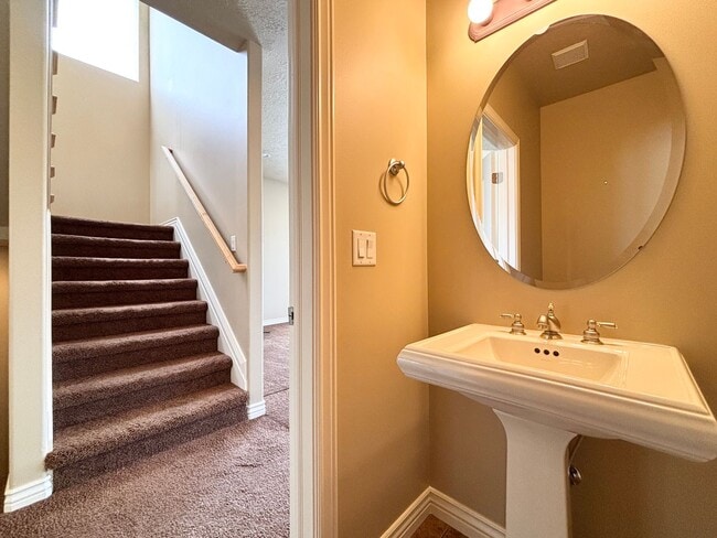 Building Photo - Beauty & Space on Premium Corner Lot!