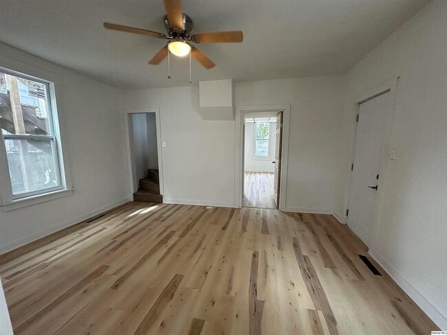 Building Photo - 836 Adams St