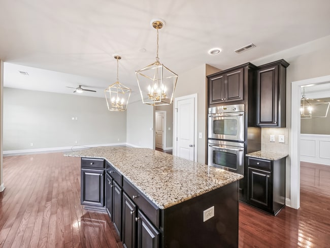 Building Photo - 425 Brushfield Park Dr