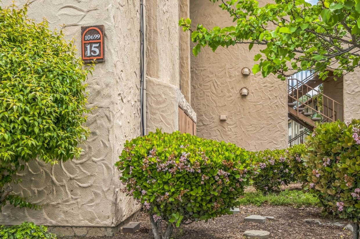 Building Photo - 10699 San Diego Mission Rd