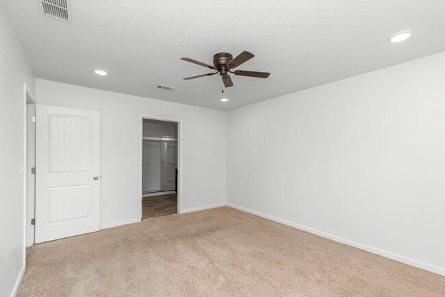 Building Photo - 1009 Limpkin St