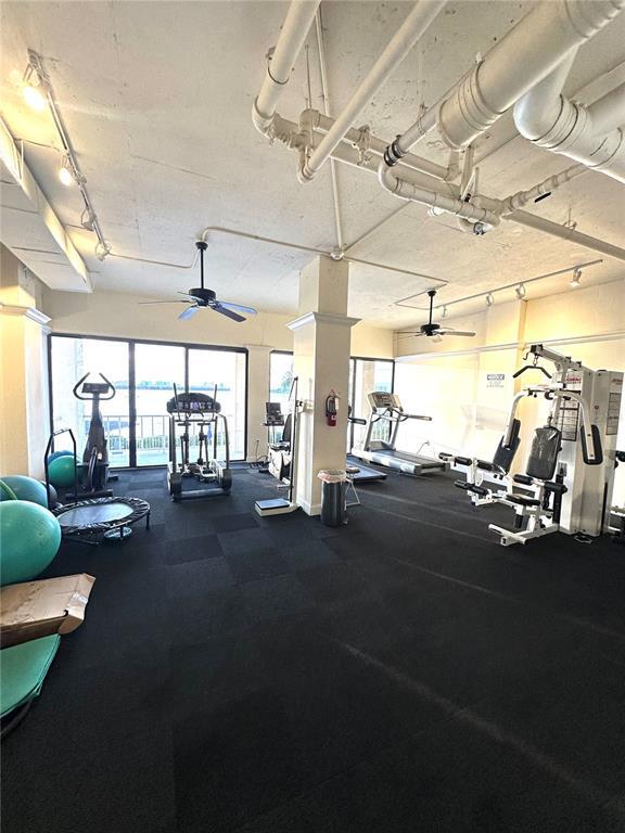 Building Photo - 500 N Osceola Ave