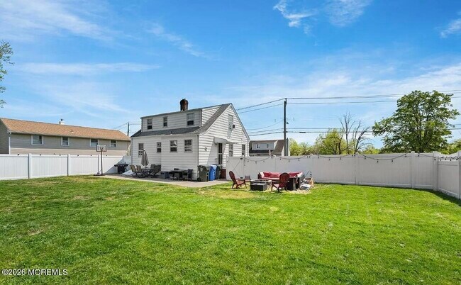 Building Photo - 585 Bamford Ave