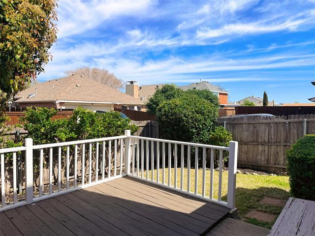 Building Photo - 2213 Chapman Dr