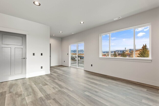 Building Photo - 204 Fletching Way