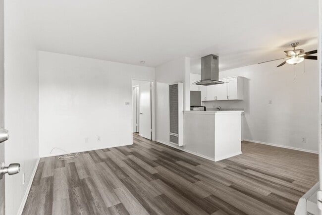 Interior Photo - 12602 Kensington Lane
