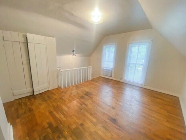Building Photo - Italian Estates Property Management