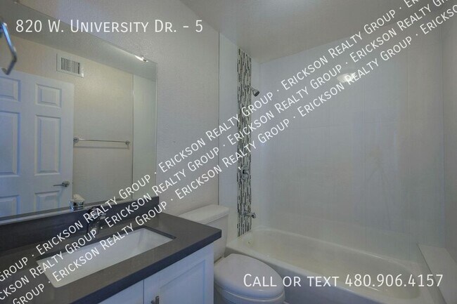 Building Photo - 820 W University Dr