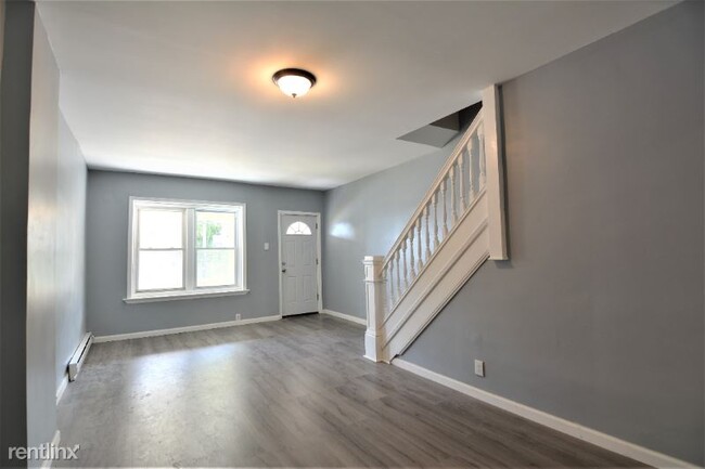 Building Photo - 4 br, 1 bath House - 322 Hanover Ave