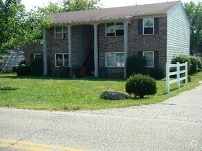 Building Photo - Large 2 bedroom apartment with washer/drye...