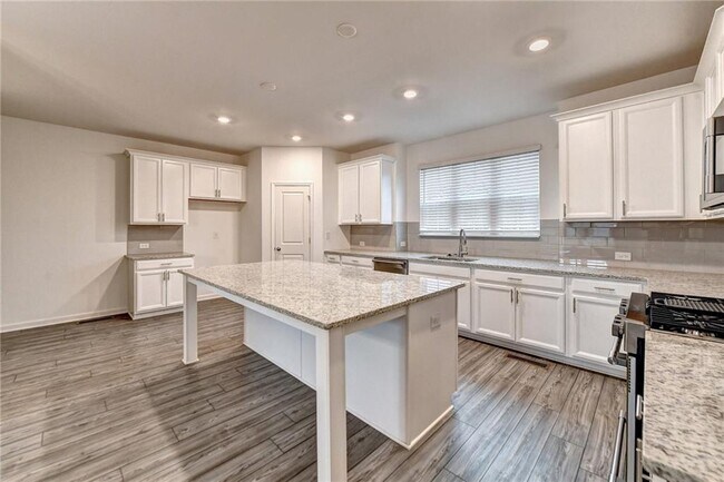 Building Photo - 477 Danville Ave