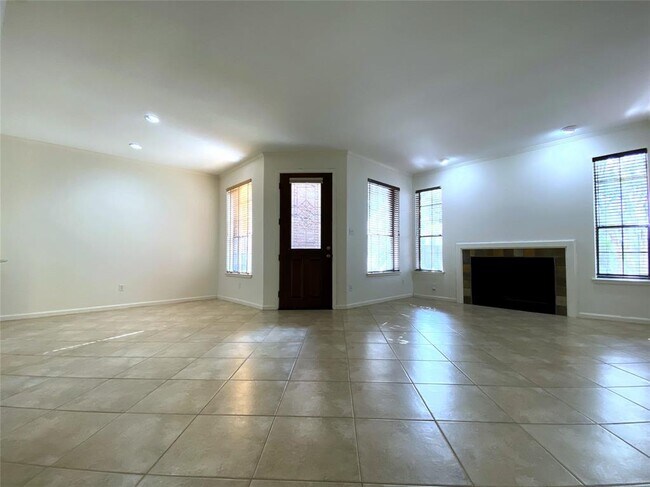 Building Photo - 2728 W Holcombe Blvd
