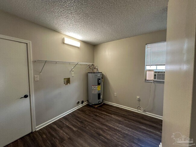 Building Photo - 4406 Nora Ave