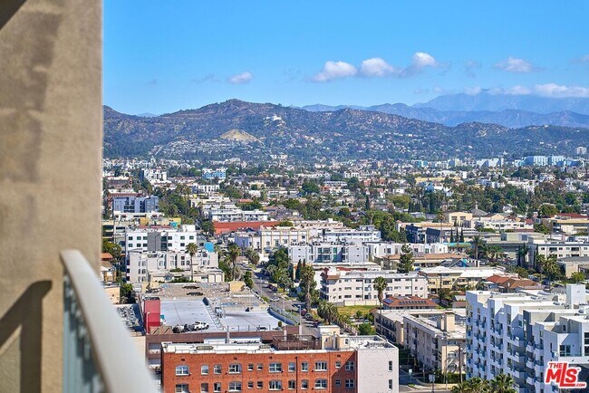 Building Photo - 3785 Wilshire Blvd