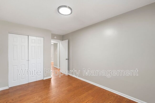 Building Photo - 911 Belinda St