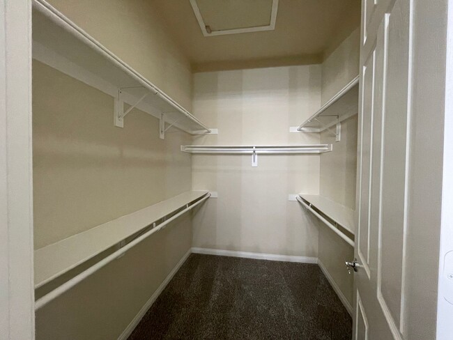 Building Photo - Apple Valley-Del Web Home, 2 Bedrooms,2 Ba...