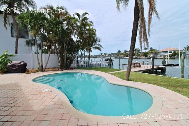 Building Photo - 10128 Yacht Club Dr