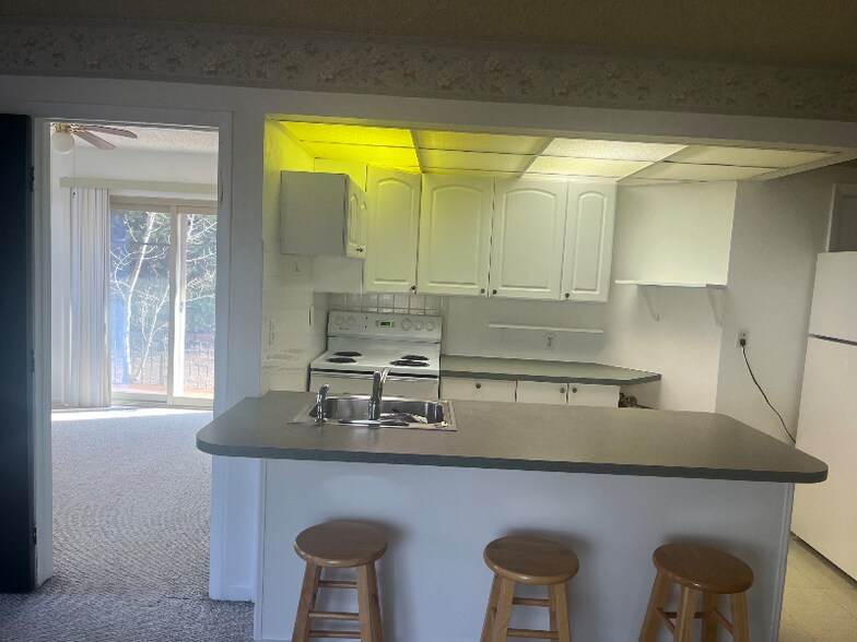 Building Photo - 638 Gilcrest Rd