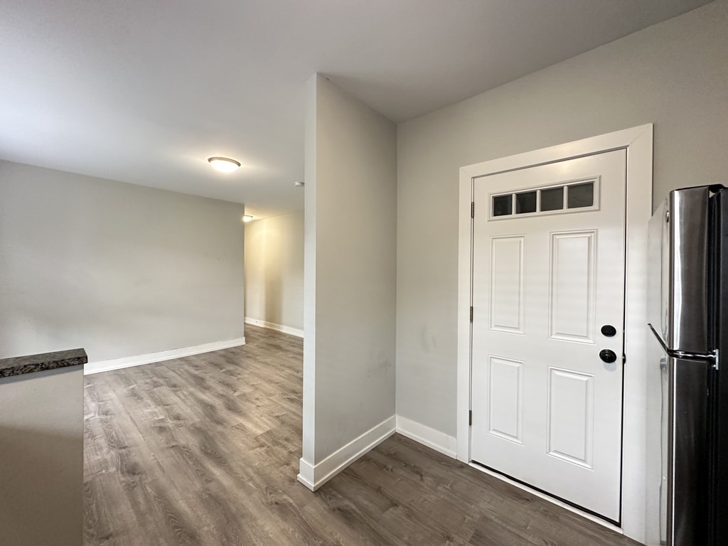 Building Photo - 722 W Brompton