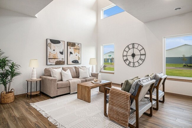 Building Photo - 5702 E Avett Pl