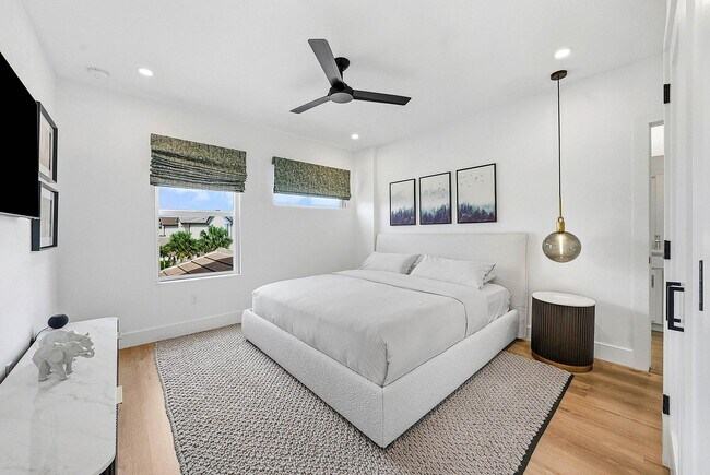 Building Photo - 4310 Buttonwood Dr