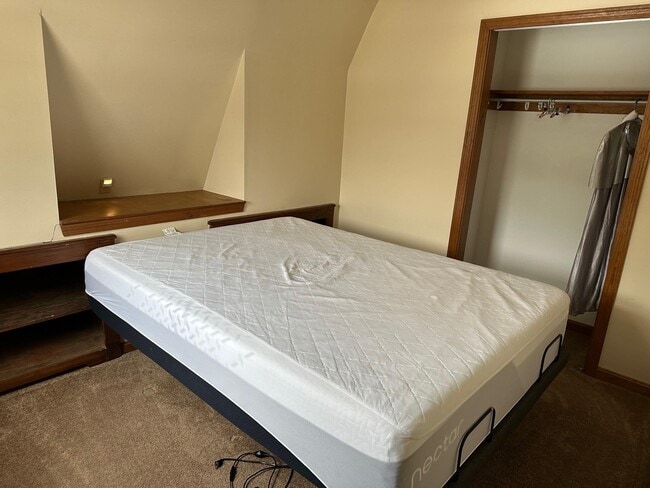 Building Photo - 4 Mark St