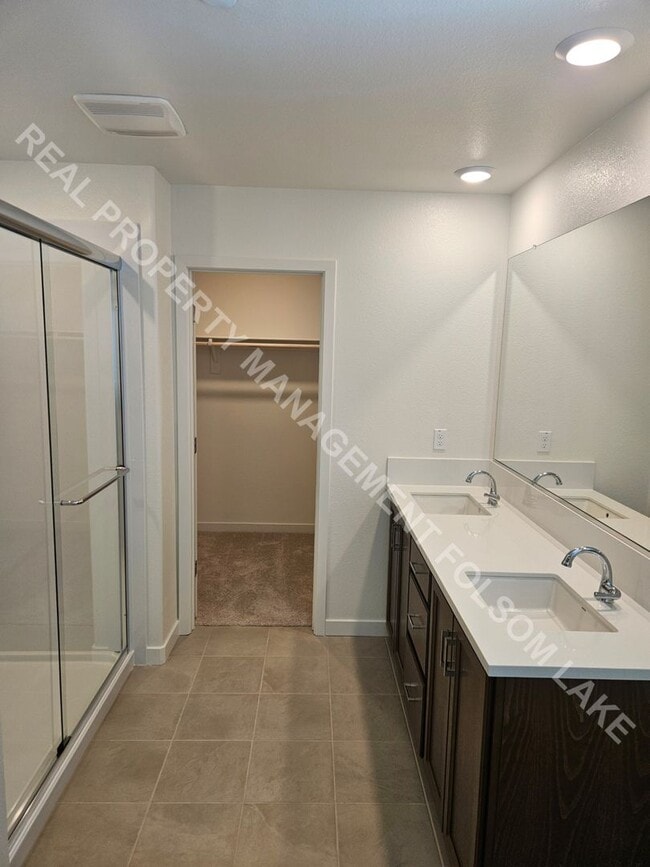 Building Photo - New 3bd 2.5ba home in the Riverblossom at ...