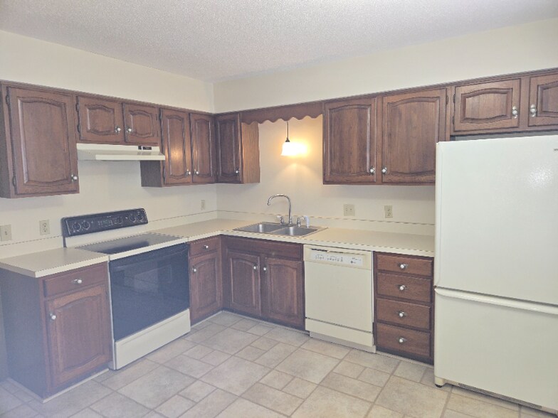 Building Photo - 6955 Dorr St