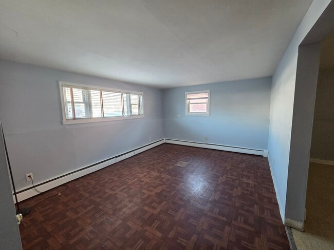 Building Photo - 2015-2017 Corbin Ave