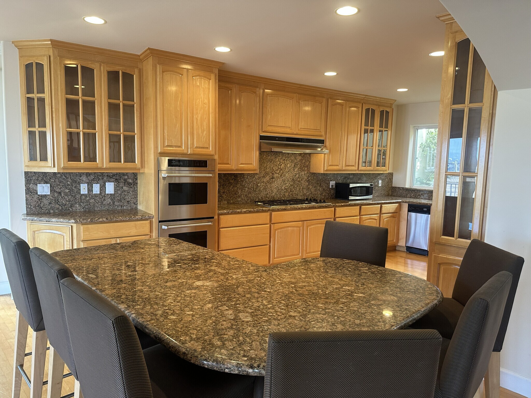 Building Photo - 8120 Billowvista Dr