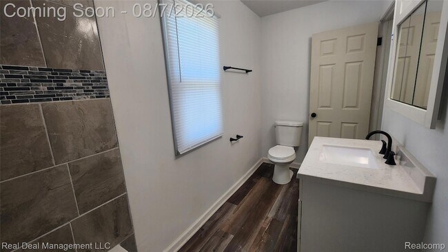 Building Photo - 553 S Stirling