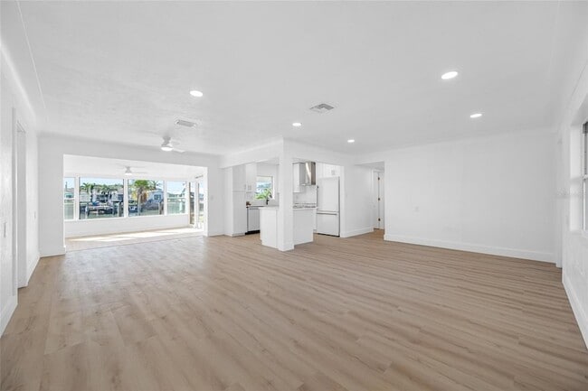 Building Photo - 7930 Causeway Blvd S