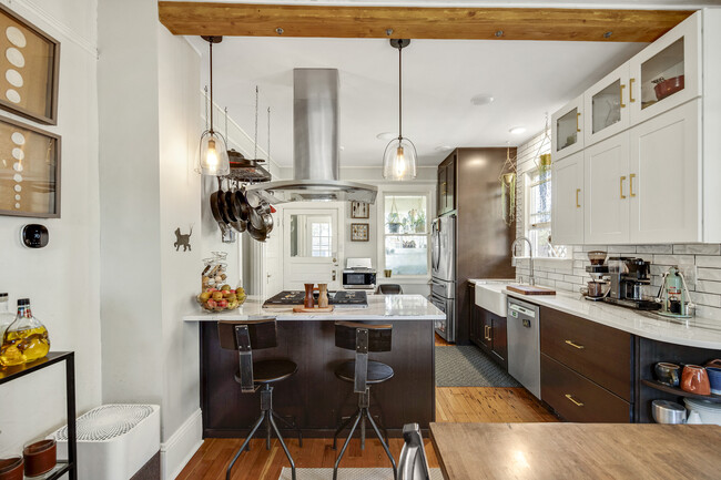 Building Photo - 5103 SE 64th Ave