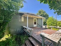 Building Photo - 10323 NE 68th St