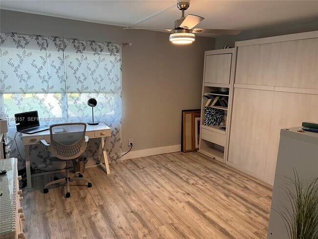 Building Photo - 1561 NE 12th Terrace