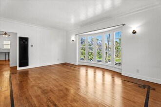 Building Photo - BEAUTIFUL FRENCH NORMANDY STYLE 2BR UNIT