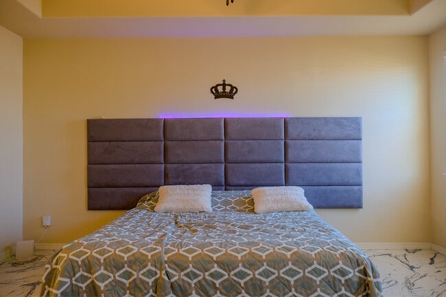 Building Photo - 14937 Tierra Mirage Ave