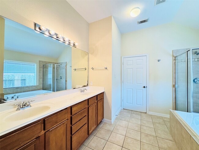 Building Photo - 23247 Dewflower Dr