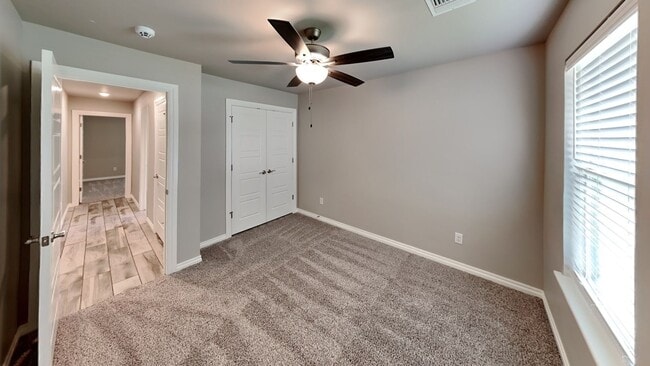 Building Photo - Luxury 5 Bedroom, 3 Bathroom, 3 Car Garage...