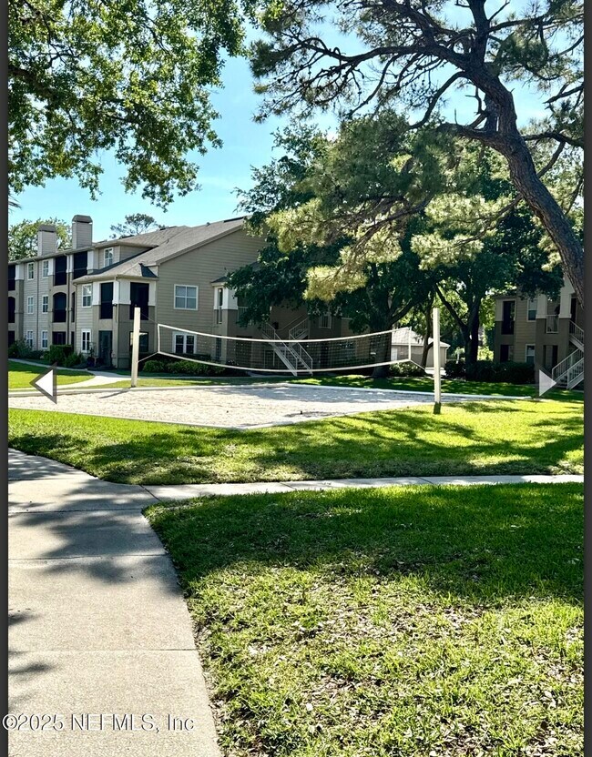 Building Photo - 11 Arbor Club Dr