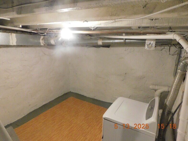 Building Photo - 445 N 53rd St