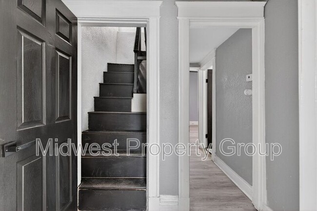 Building Photo - 6619 Etzel Ave